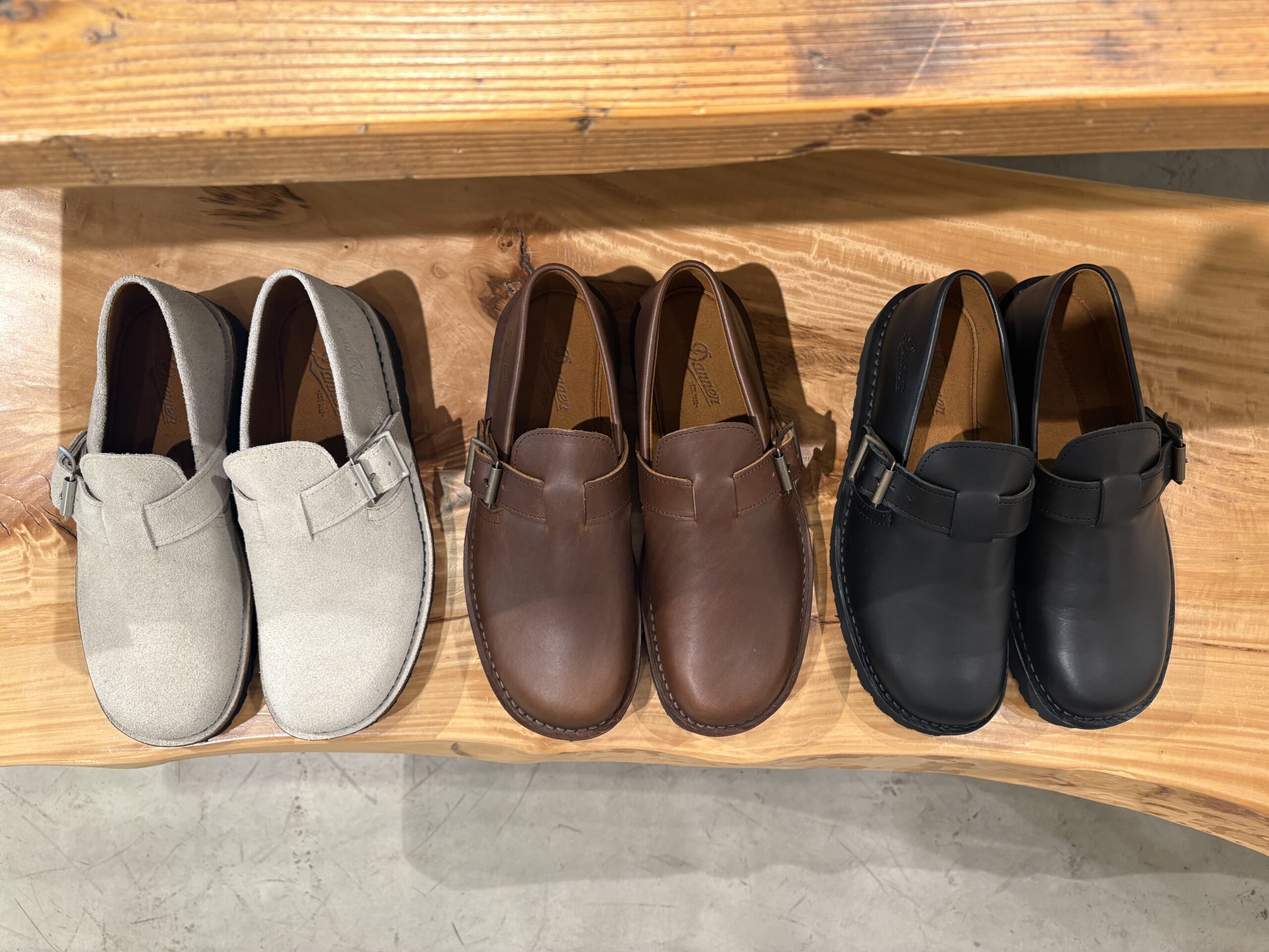 ブーツでもオックスフォードでもない、このバランス感 | RECOMMEND